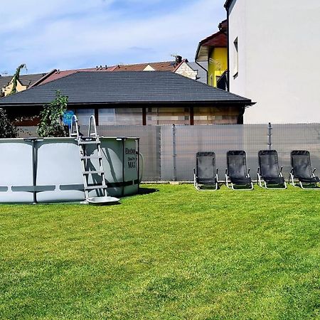 Moris Pokoje Goscinne Łeba Exterior foto